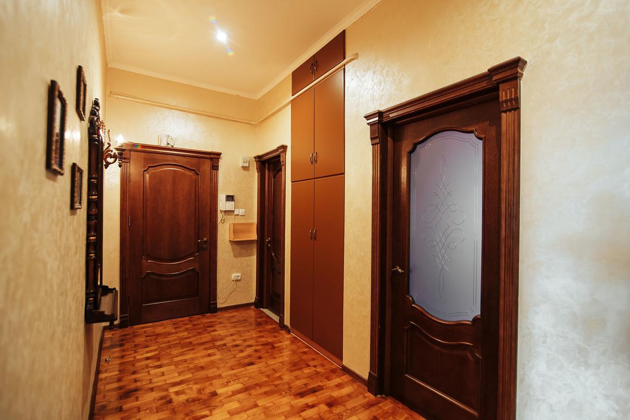 Centreville Apartments イヴァーノ＝フランキーウシク エクステリア 写真